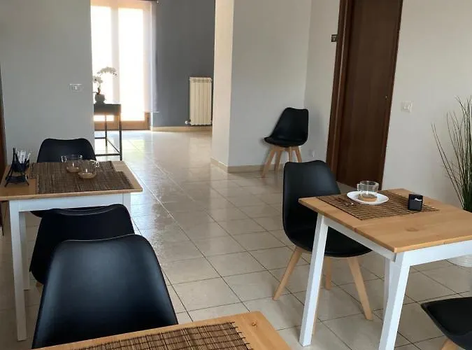 Home B&B فندق مبيت وإفطار 3*